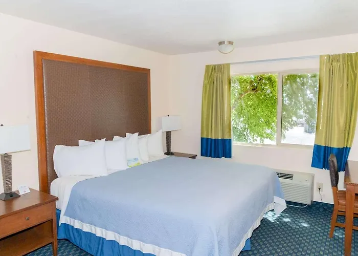 Days By Wyndham Havasu Motel 2*