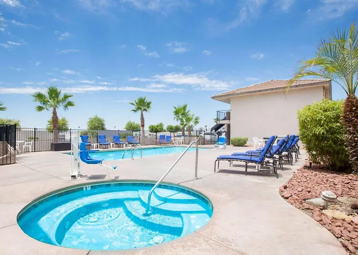 Days By Wyndham Havasu Motel 2*