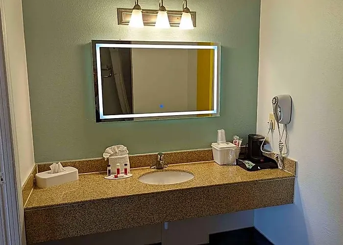 Motel Days By Wyndham Havasu 2*