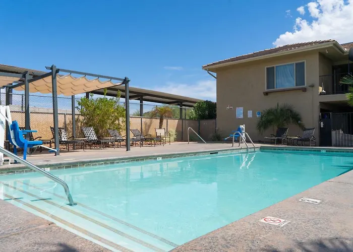 Motel Days By Wyndham Havasu 2*